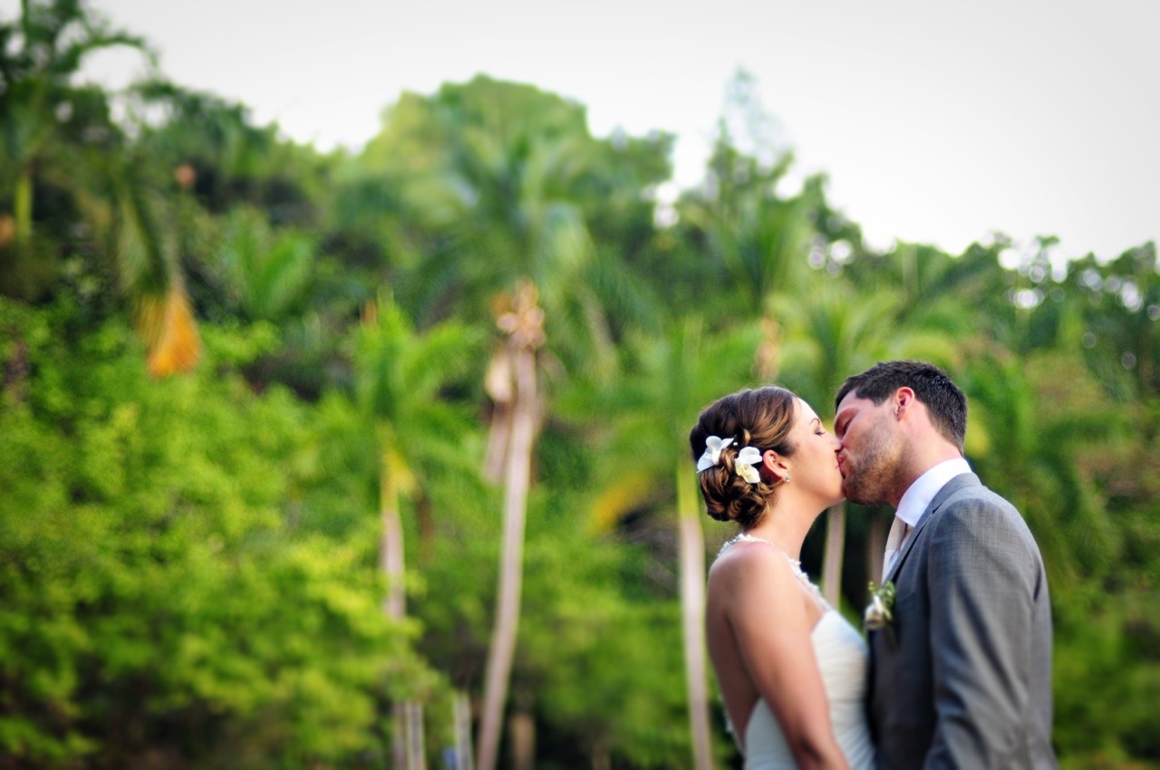 Costa Rica Beach Wedding Planner: Our Costa Rica Wedding / Photo: El Velo Photography